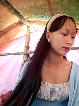 Snapshot of minachao- chatting on 10/30/25, 02:02 minachao- online show from 10/30/25, 02:02