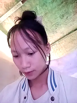 Snapshot of minachao- chatting on 11/04/25, 01:27 minachao- online show from 11/04/25, 01:27