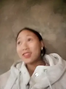 Snapshot of minachao- chatting on 12/20/25, 02:18 minachao- online show from 12/20/25, 02:18