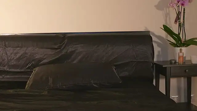 AbrilColls  online show from 03/14/26, 07:58