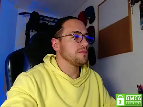 Snapshot of kurt_xx chatting on 11/07/25, 08:36 kurt xx online show from 11/07/25, 08:36