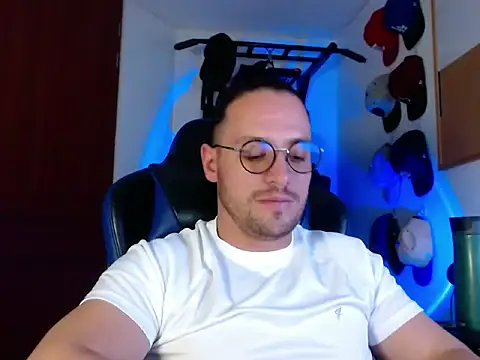 Snapshot of kurt_xx chatting on 11/22/25, 05:56 kurt xx online show from 11/22/25, 05:56