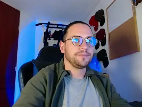 Snapshot of kurt_xx chatting on 12/04/25, 02:04 kurt xx online show from 12/04/25, 02:04