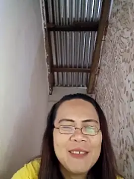 Snapshot of erma_joy chatting on 10/26/25, 08:31 erma joy online show from 10/26/25, 08:31