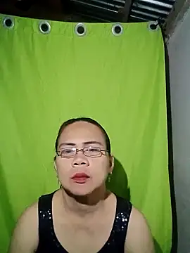 Snapshot of erma_joy chatting on 11/24/25, 03:23 erma joy online show from 11/24/25, 03:23