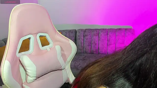 Snapshot of Angel_a- chatting on 10/21/25, 08:42 Angel a- online show from 10/21/25, 08:42