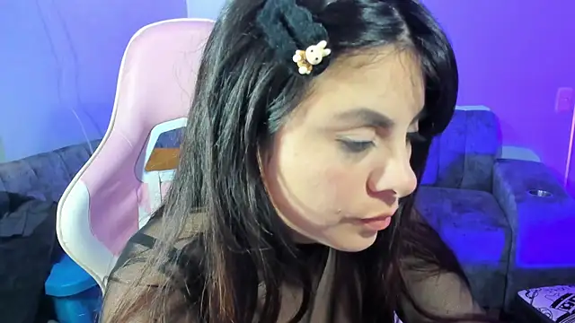 Snapshot of Angel_a- chatting on 10/31/25, 08:54 Angel a- online show from 10/31/25, 08:54