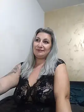 Snapshot of LilithGreenn chatting on 10/11/25, 08:57 LilithGreenn online show from 10/11/25, 08:57