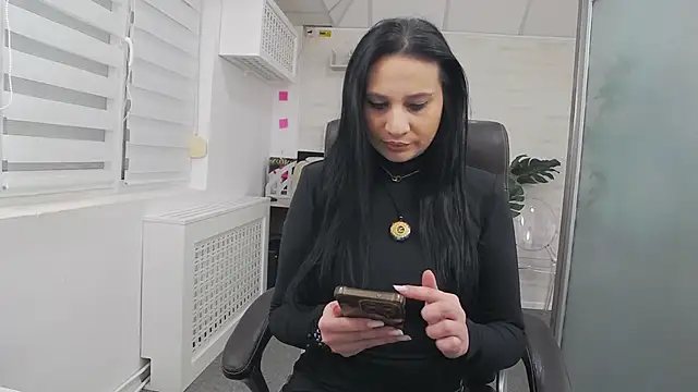 YaraXCox online show from 02/09/26, 03:43