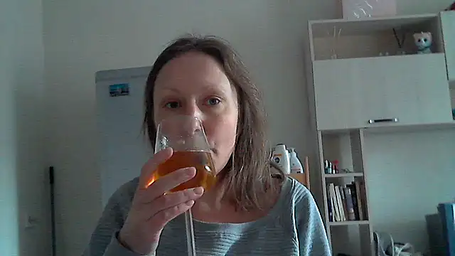 Snapshot of Tavriona chatting on 02/19/26, 11:17 Tavriona online show from 02/19/26, 11:17