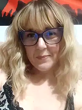 Amelialove42 online show from 04/29/26, 06:25