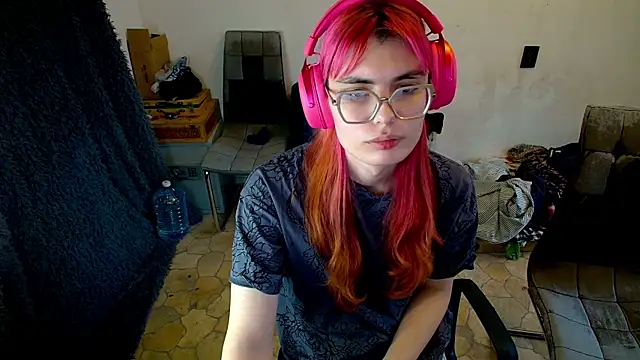 Snapshot of Lizochka1337 chatting on 12/20/25, 12:12 Lizochka1337 online show from 12/20/25, 12:12