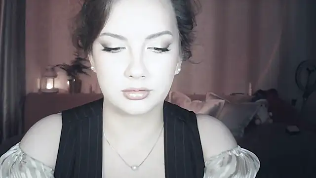 MoodieMira online show from 05/17/26, 06:59