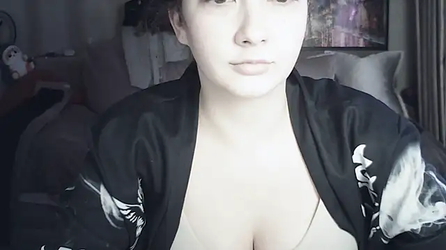 MoodieMira online show from 06/27/26, 05:07