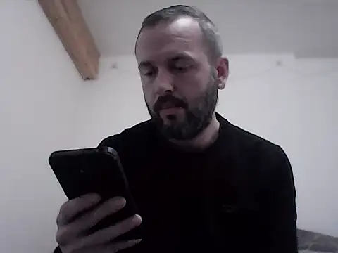 Snapshot of Mike_3789 chatting on 11/07/25, 12:49 Mike 3789 online show from 11/07/25, 12:49