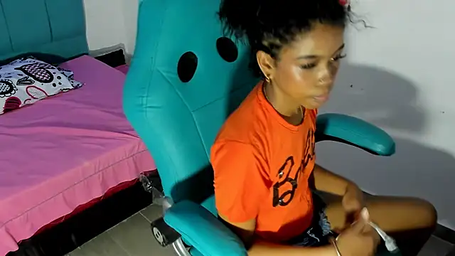 Dakota evans18 online show from 11/27/25, 03:08