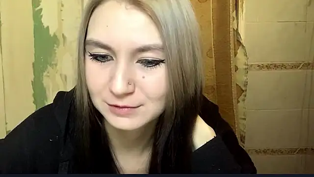 Snapshot of ArianeBhayani chatting on 10/25/25, 08:47 ArianeBhayani online show from 10/25/25, 08:47