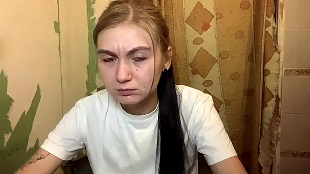 Snapshot of ArianeBhayani chatting on 10/26/25, 09:31 ArianeBhayani online show from 10/26/25, 09:31