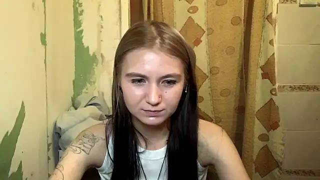 Snapshot of ArianeBhayani chatting on 10/29/25, 10:33 ArianeBhayani online show from 10/29/25, 10:33