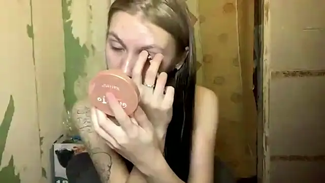 Snapshot of ArianeBhayani chatting on 10/31/25, 09:16 ArianeBhayani online show from 10/31/25, 09:16