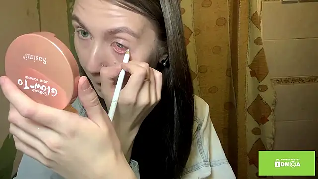 Snapshot of ArianeBhayani chatting on 11/15/25, 09:21 ArianeBhayani online show from 11/15/25, 09:21