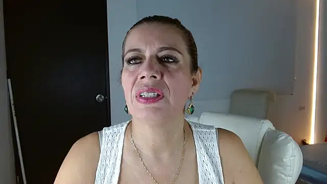 Snapshot of channelsmith_55 chatting on 04/17/26, 01:14 channelsmith 55 online show from 04/17/26, 01:14