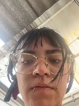 Snapshot of angie_rousse_ chatting on 10/25/25, 01:18 angie rousse online show from 10/25/25, 01:18