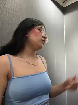 Snapshot of angie_rousse_ chatting on 11/08/25, 01:22 angie rousse online show from 11/08/25, 01:22