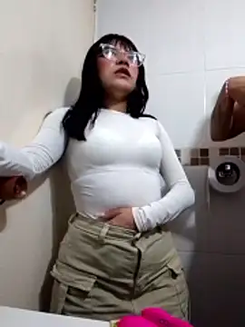 Snapshot of angie_rousse_ chatting on 11/12/25, 01:22 angie rousse online show from 11/12/25, 01:22