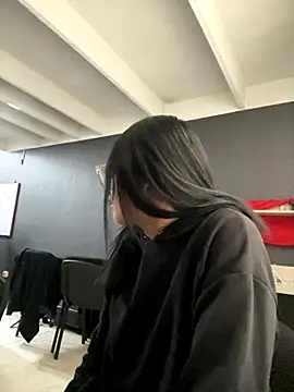 Snapshot of angie_rousse_ chatting on 11/17/25, 01:06 angie rousse online show from 11/17/25, 01:06