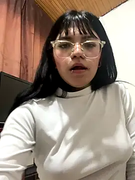 Snapshot of angie_rousse_ chatting on 11/22/25, 12:53 angie rousse online show from 11/22/25, 12:53