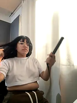 Snapshot of angie_rousse_ chatting on 11/25/25, 05:46 angie rousse online show from 11/25/25, 05:46