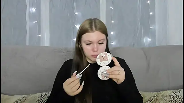 Snapshot of Musegirl chatting on 12/19/25, 01:56 Musegirl online show from 12/19/25, 01:56