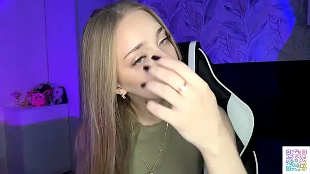 EvaPeace online show from 11/17/25, 05:08