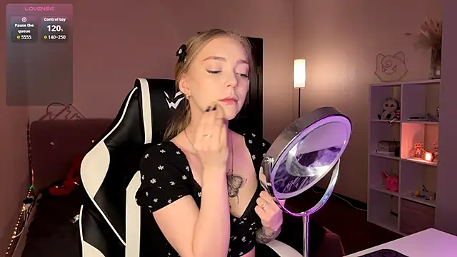 EvaPeace online show from 04/02/26, 01:31