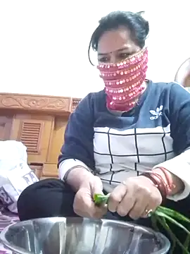 Snapshot of Honey-26 chatting on 11/16/25, 02:22 Honey-26 online show from 11/16/25, 02:22