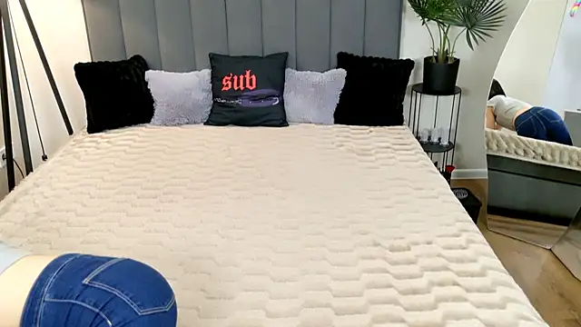 BaileeLynn online show from 05/17/26, 12:23