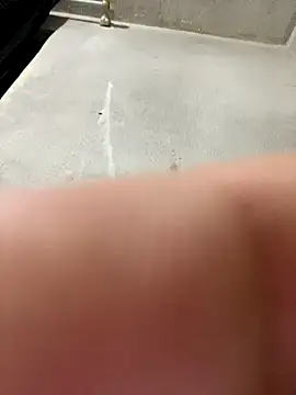 manu8325 online show from 10/19/25, 12:33