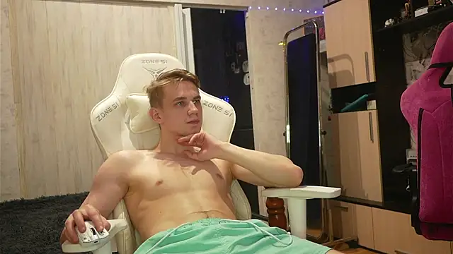 Snapshot of MIKE_GOD19 chatting on 10/11/25, 08:07 MIKE GOD19 online show from 10/11/25, 08:07