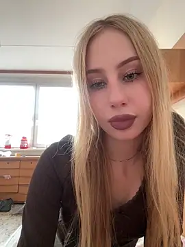 JudithCarly online show from 12/17/25, 02:23