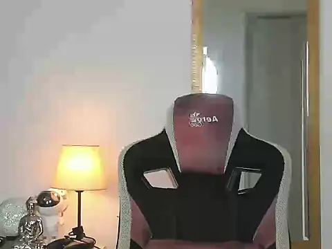 Snapshot of Ken_mailik1 chatting on 10/11/25, 04:38 Ken mailik1 online show from 10/11/25, 04:38