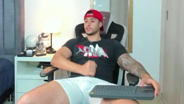 Snapshot of Ken_mailik1 chatting on 10/24/25, 05:15 Ken mailik1 online show from 10/24/25, 05:15