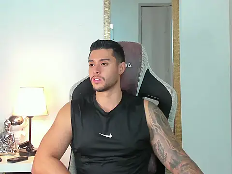 Snapshot of Ken_mailik1 chatting on 10/24/25, 11:12 Ken mailik1 online show from 10/24/25, 11:12