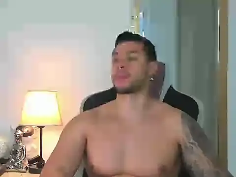 Snapshot of Ken_mailik1 chatting on 10/26/25, 10:32 Ken mailik1 online show from 10/26/25, 10:32