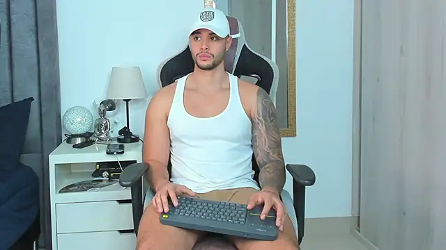 Snapshot of Ken_mailik1 chatting on 11/05/25, 11:05 Ken mailik1 online show from 11/05/25, 11:05