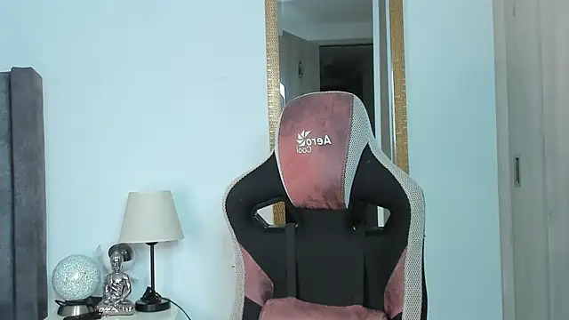 Snapshot of Ken_mailik1 chatting on 11/07/25, 10:43 Ken mailik1 online show from 11/07/25, 10:43