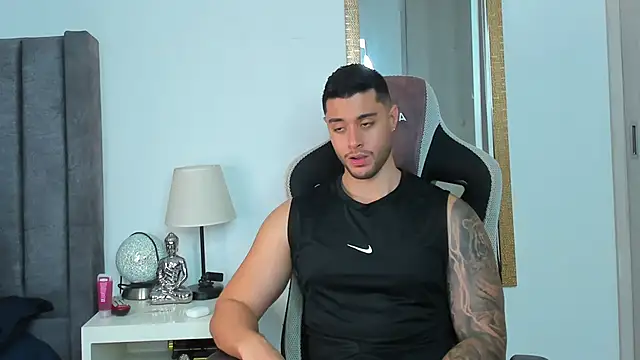 Snapshot of Ken_mailik1 chatting on 12/13/25, 07:53 Ken mailik1 online show from 12/13/25, 07:53