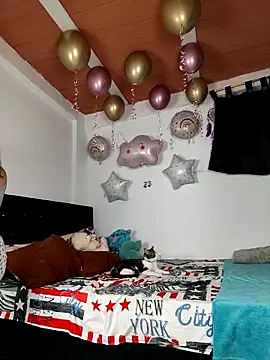 Snapshot of harper_ks chatting on 11/22/25, 02:54 harper ks online show from 11/22/25, 02:54