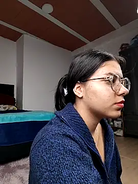 Snapshot of harper_ks chatting on 12/16/25, 06:29 harper ks online show from 12/16/25, 06:29