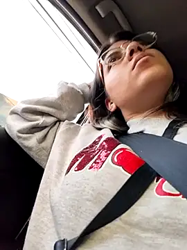 Snapshot of harper_ks chatting on 12/16/25, 10:48 harper ks online show from 12/16/25, 10:48